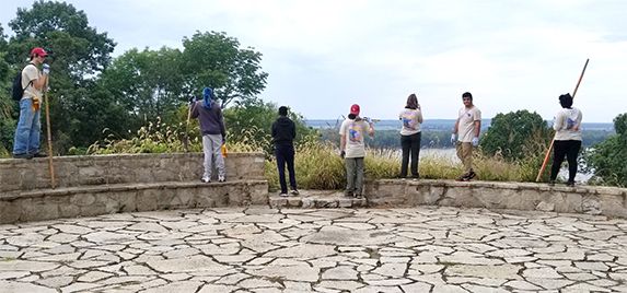 Participants on a site