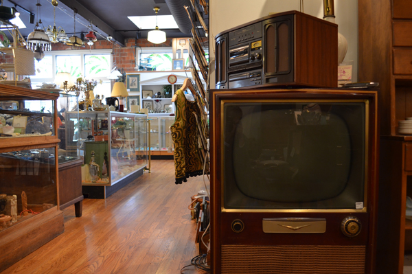 Old television at the Little Shop Around the Corner